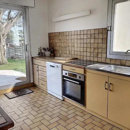 Bord De Avec Jardin Et Wifi Gratuit - Fr-1-361-76 * Saint-Pair-sur-Mer