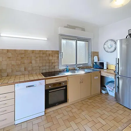 Bord De Avec Jardin Et Wifi Gratuit - Fr-1-361-76 *