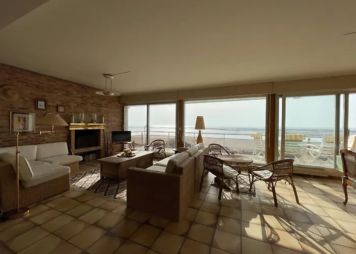 Bord De Avec Jardin Et Wifi Gratuit - Fr-1-361-76 펜션