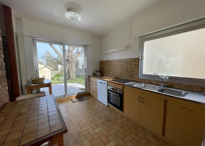 Tatil Evi Bord De Avec Jardin Et Wifi Gratuit - Fr-1-361-76 *