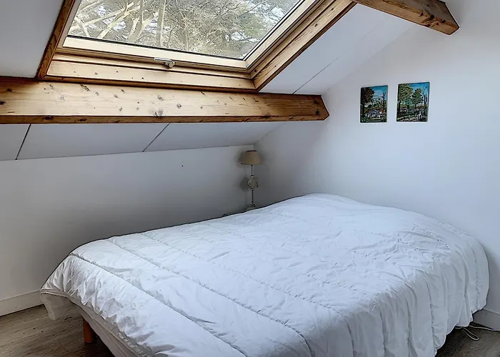 Bord De Avec Jardin Et Wifi Gratuit - Fr-1-361-76 *